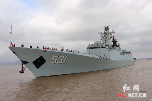 情深似"海" --海军湘潭舰城舰共建活动纪实